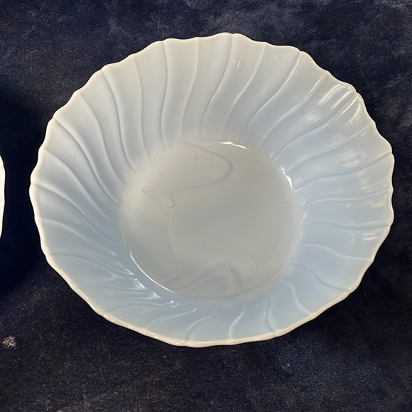 Pair of Vintage Floral Serving Bowls - Picture 3 of 8